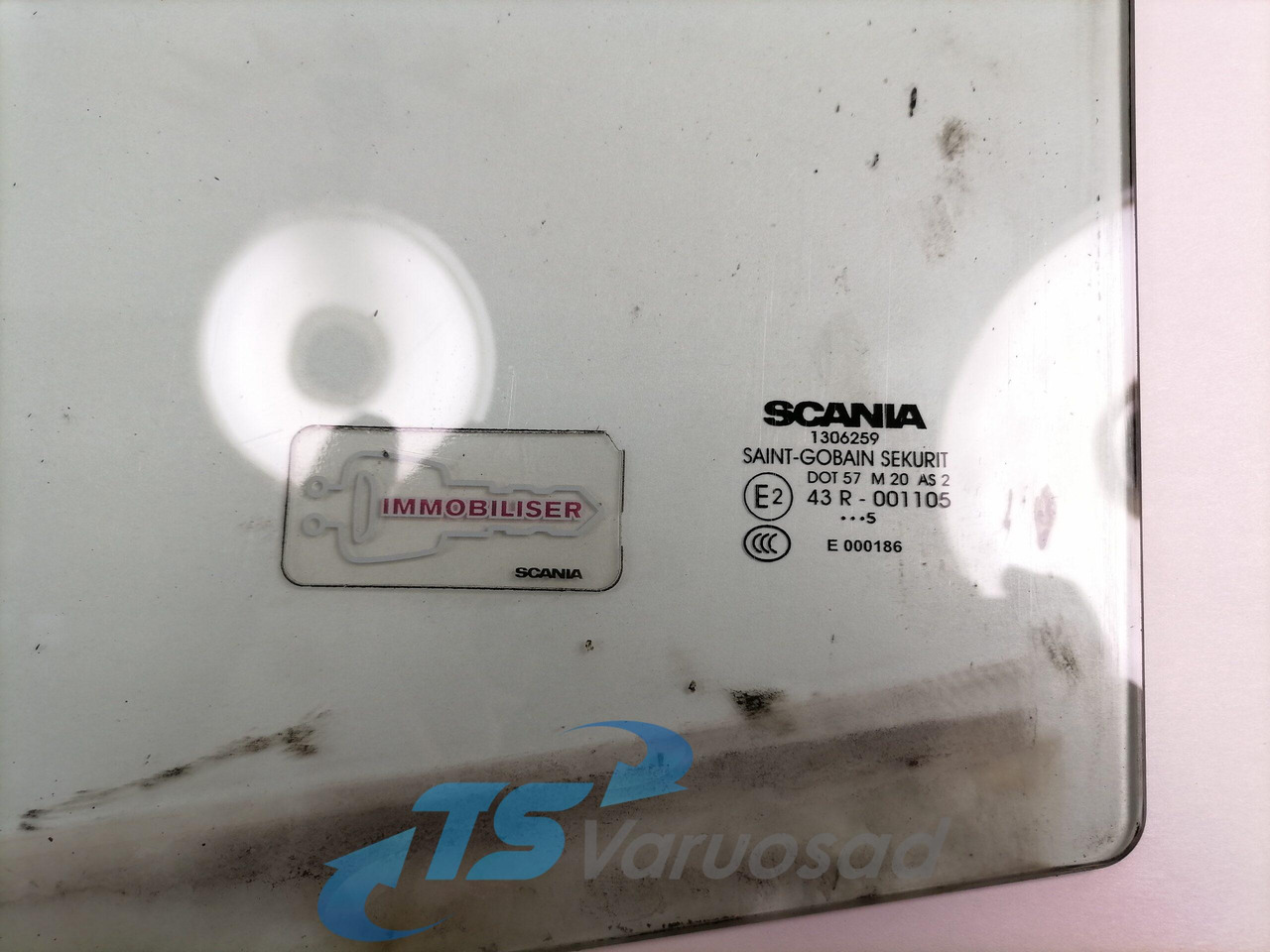 Scania Küljeklaas, vasak 1306259 - Staklo i dijelovi za Kamion: slika Scania Küljeklaas, vasak 1306259 - Staklo i dijelovi za Kamion Scania Küljeklaas, vasak 1306259 - Staklo i dijelovi za Kamion: slika Scania Küljeklaas, vasak 1306259 - Staklo i dijelovi za Kamion