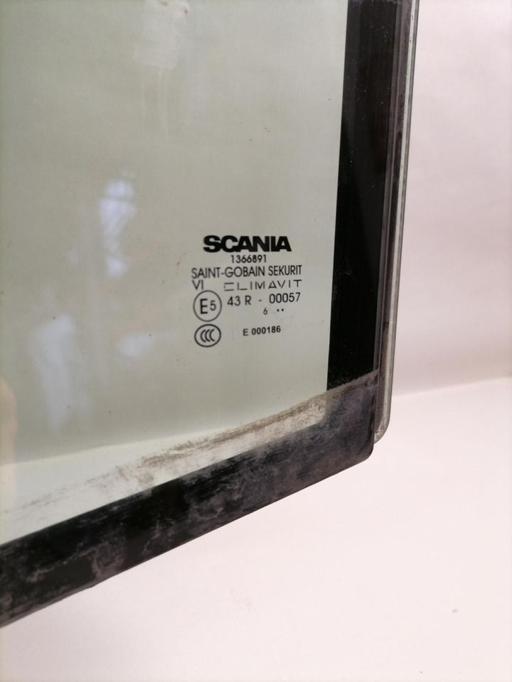 Scania Küljeklaas, vasak 1366891 - Staklo i dijelovi za Kamion: slika Scania Küljeklaas, vasak 1366891 - Staklo i dijelovi za Kamion Scania Küljeklaas, vasak 1366891 - Staklo i dijelovi za Kamion: slika Scania Küljeklaas, vasak 1366891 - Staklo i dijelovi za Kamion