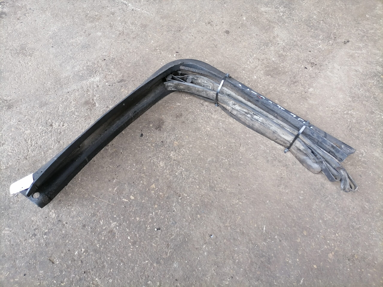 Scania Kütusepaagi kandur, Scania 1887755 - Spremnik goriva za Kamion: slika Scania Kütusepaagi kandur, Scania 1887755 - Spremnik goriva za Kamion Scania Kütusepaagi kandur, Scania 1887755 - Spremnik goriva za Kamion: slika Scania Kütusepaagi kandur, Scania 1887755 - Spremnik goriva za Kamion