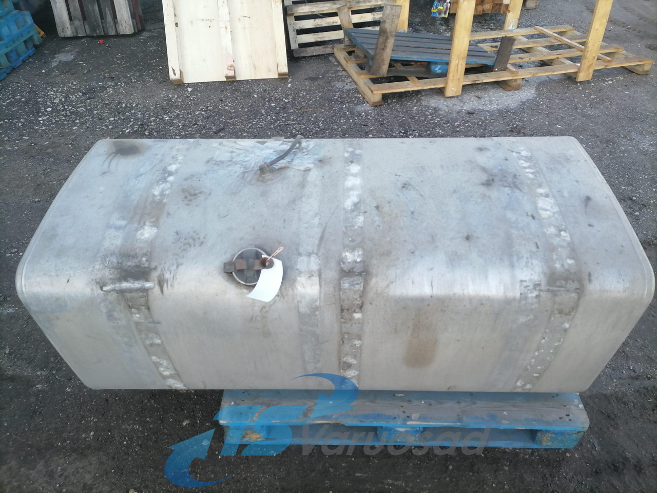 Scania Kütusepaak 700L 1423691 - Spremnik goriva za Kamion: slika Scania Kütusepaak 700L 1423691 - Spremnik goriva za Kamion Scania Kütusepaak 700L 1423691 - Spremnik goriva za Kamion: slika Scania Kütusepaak 700L 1423691 - Spremnik goriva za Kamion