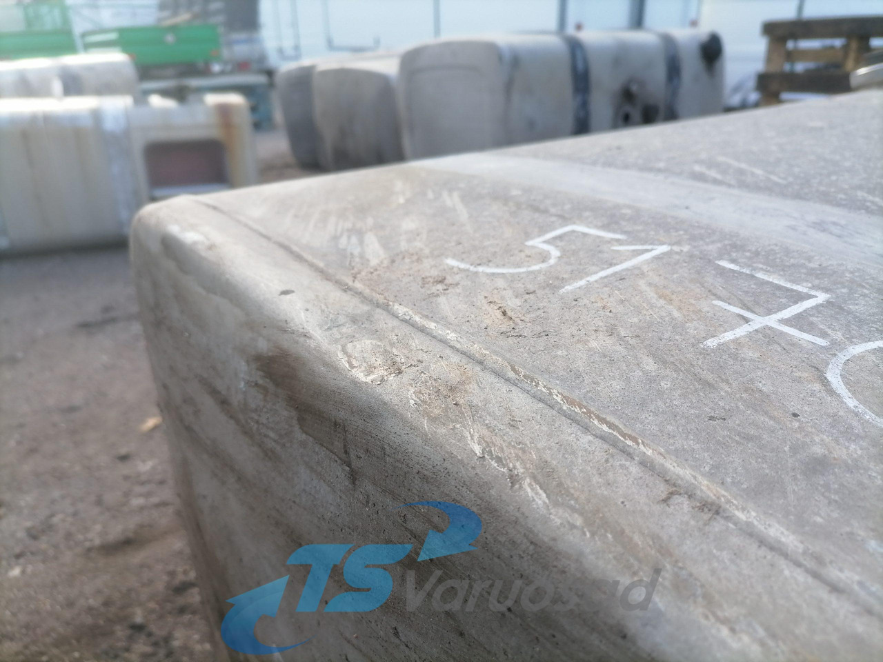 Scania Kütusepaak 700L 1517309 - Spremnik goriva za Kamion: slika Scania Kütusepaak 700L 1517309 - Spremnik goriva za Kamion Scania Kütusepaak 700L 1517309 - Spremnik goriva za Kamion: slika Scania Kütusepaak 700L 1517309 - Spremnik goriva za Kamion