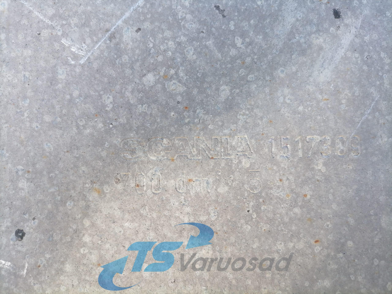 Scania Kütusepaak 700L 1517309 - Spremnik goriva za Kamion: slika Scania Kütusepaak 700L 1517309 - Spremnik goriva za Kamion Scania Kütusepaak 700L 1517309 - Spremnik goriva za Kamion: slika Scania Kütusepaak 700L 1517309 - Spremnik goriva za Kamion