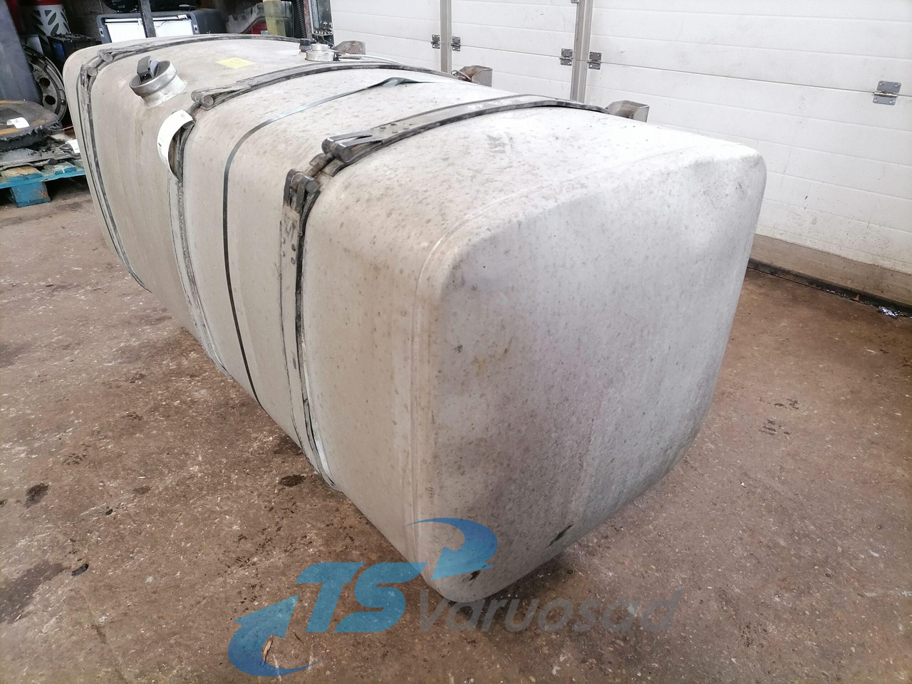 Scania Kütusepaak 700L 1517309 - Spremnik goriva za Kamion: slika Scania Kütusepaak 700L 1517309 - Spremnik goriva za Kamion Scania Kütusepaak 700L 1517309 - Spremnik goriva za Kamion: slika Scania Kütusepaak 700L 1517309 - Spremnik goriva za Kamion