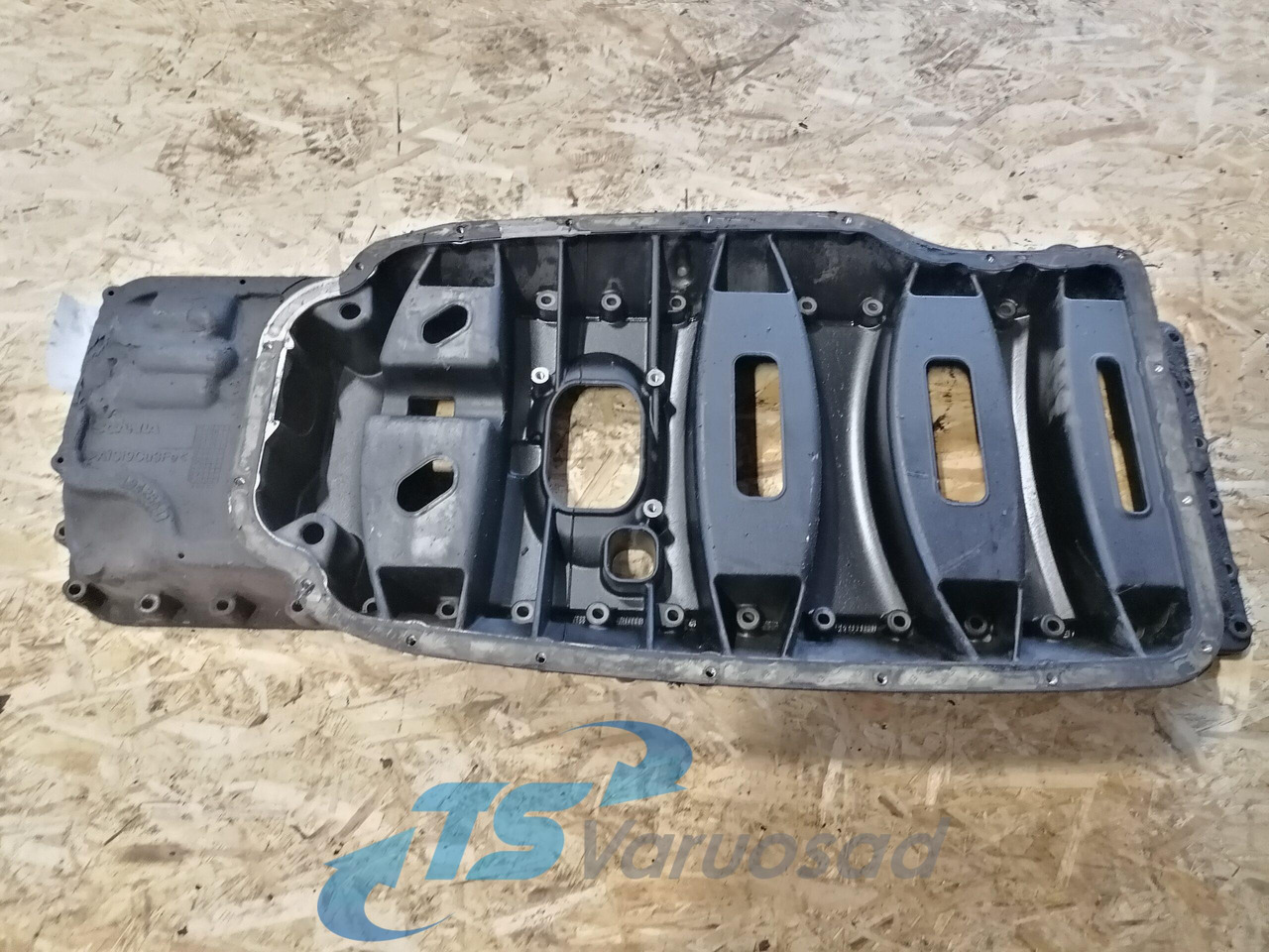 Scania Ladder frame 1762258 - Korito ulja za Kamion: slika Scania Ladder frame 1762258 - Korito ulja za Kamion Scania Ladder frame 1762258 - Korito ulja za Kamion: slika Scania Ladder frame 1762258 - Korito ulja za Kamion