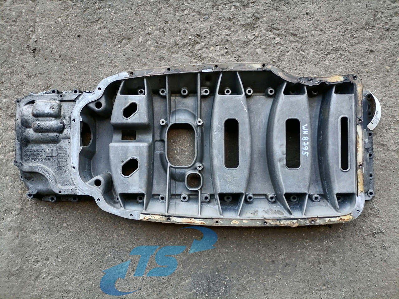 Scania Ladder frame 1762258 - Korito ulja za Kamion: slika Scania Ladder frame 1762258 - Korito ulja za Kamion Scania Ladder frame 1762258 - Korito ulja za Kamion: slika Scania Ladder frame 1762258 - Korito ulja za Kamion