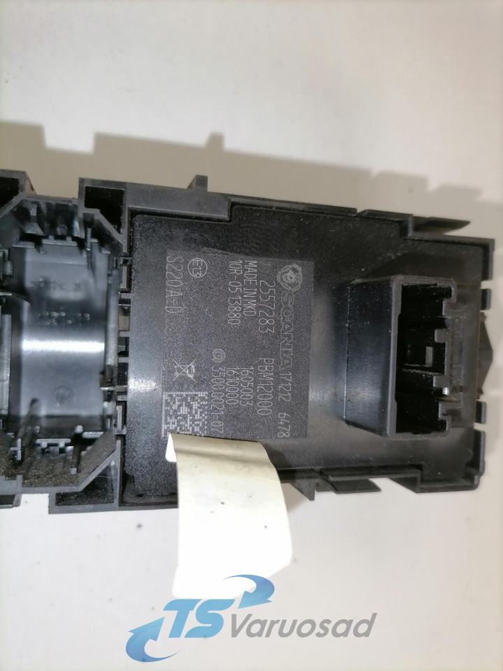 Scania Lülitite moodul 2557283 - Kabina za Kamion: slika Scania Lülitite moodul 2557283 - Kabina za Kamion Scania Lülitite moodul 2557283 - Kabina za Kamion: slika Scania Lülitite moodul 2557283 - Kabina za Kamion