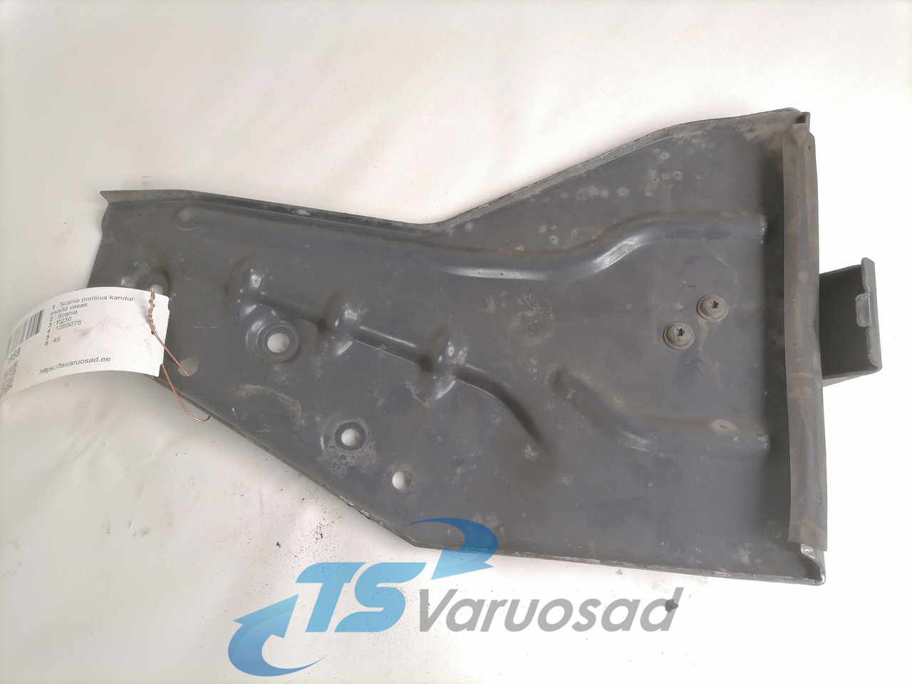 Scania Mudguard bracket 1355075 - Univerzalni dio za Kamion: slika Scania Mudguard bracket 1355075 - Univerzalni dio za Kamion Scania Mudguard bracket 1355075 - Univerzalni dio za Kamion: slika Scania Mudguard bracket 1355075 - Univerzalni dio za Kamion