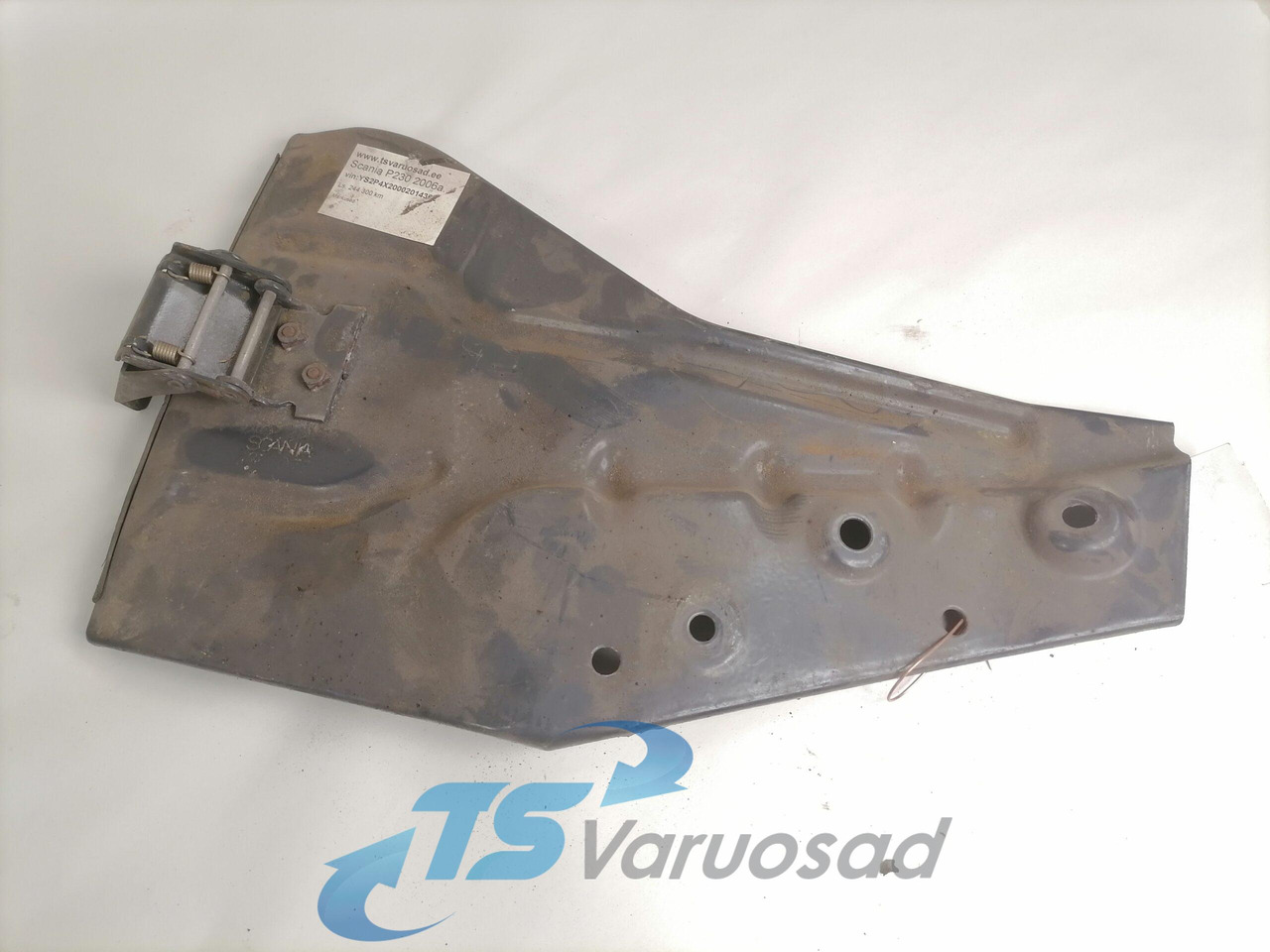 Scania Mudguard bracket 1355075 - Univerzalni dio za Kamion: slika Scania Mudguard bracket 1355075 - Univerzalni dio za Kamion Scania Mudguard bracket 1355075 - Univerzalni dio za Kamion: slika Scania Mudguard bracket 1355075 - Univerzalni dio za Kamion