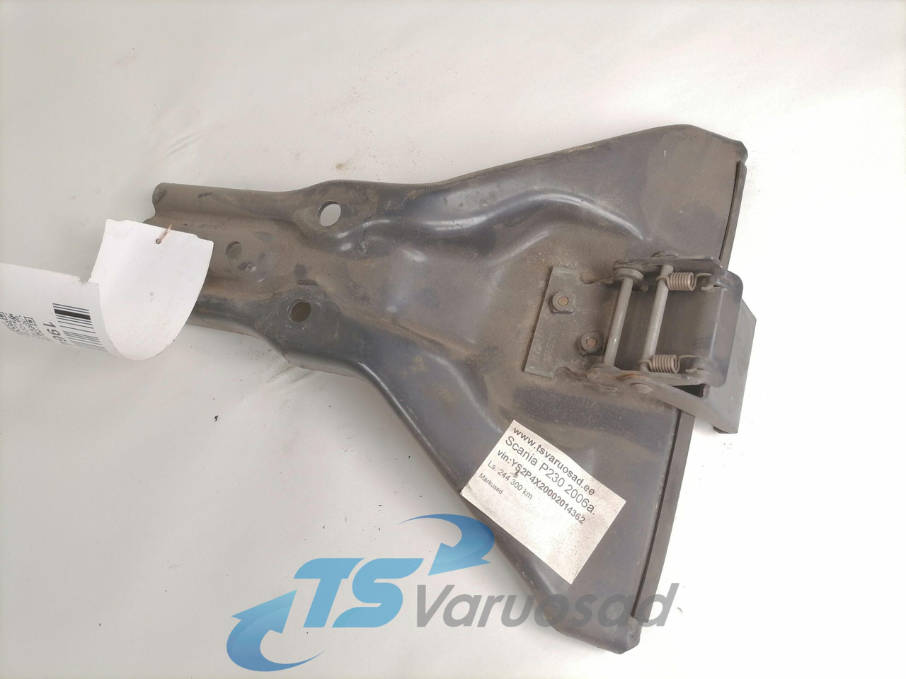 Scania Mudguard bracket 1377439 - Univerzalni dio za Kamion: slika Scania Mudguard bracket 1377439 - Univerzalni dio za Kamion Scania Mudguard bracket 1377439 - Univerzalni dio za Kamion: slika Scania Mudguard bracket 1377439 - Univerzalni dio za Kamion