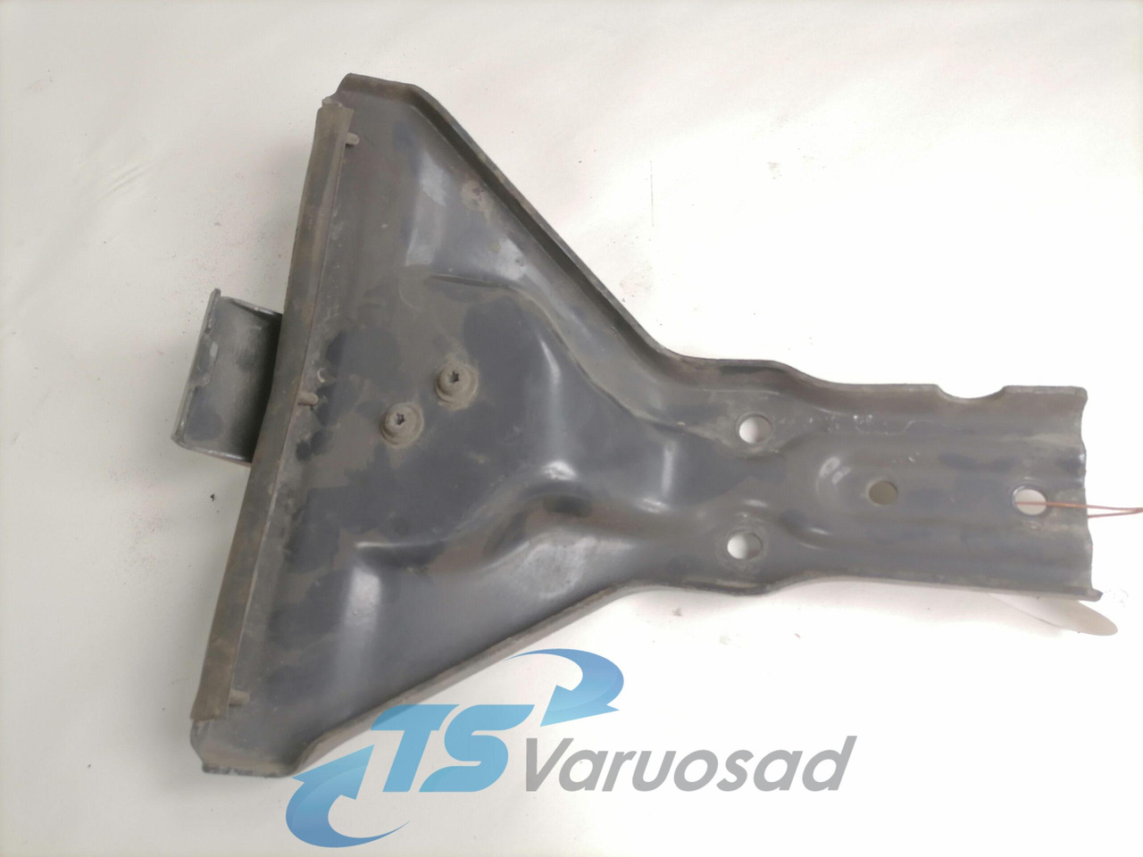 Scania Mudguard bracket 1377439 - Univerzalni dio za Kamion: slika Scania Mudguard bracket 1377439 - Univerzalni dio za Kamion Scania Mudguard bracket 1377439 - Univerzalni dio za Kamion: slika Scania Mudguard bracket 1377439 - Univerzalni dio za Kamion