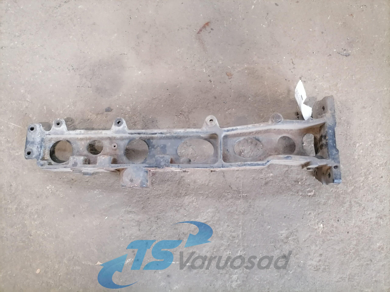 Scania Muffler carrier 1541006 - Prigušni lonac za Kamion: slika Scania Muffler carrier 1541006 - Prigušni lonac za Kamion Scania Muffler carrier 1541006 - Prigušni lonac za Kamion: slika Scania Muffler carrier 1541006 - Prigušni lonac za Kamion