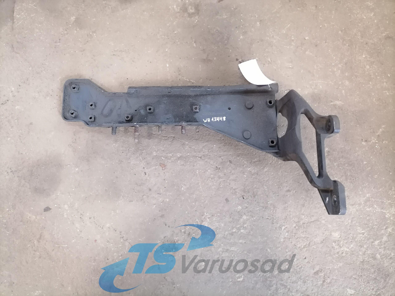 Scania Muffler carrier 1541019 - Prigušni lonac za Kamion: slika Scania Muffler carrier 1541019 - Prigušni lonac za Kamion Scania Muffler carrier 1541019 - Prigušni lonac za Kamion: slika Scania Muffler carrier 1541019 - Prigušni lonac za Kamion