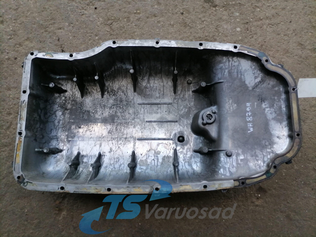 Scania Oil sump 1762255 - Korito ulja za Kamion: slika Scania Oil sump 1762255 - Korito ulja za Kamion Scania Oil sump 1762255 - Korito ulja za Kamion: slika Scania Oil sump 1762255 - Korito ulja za Kamion