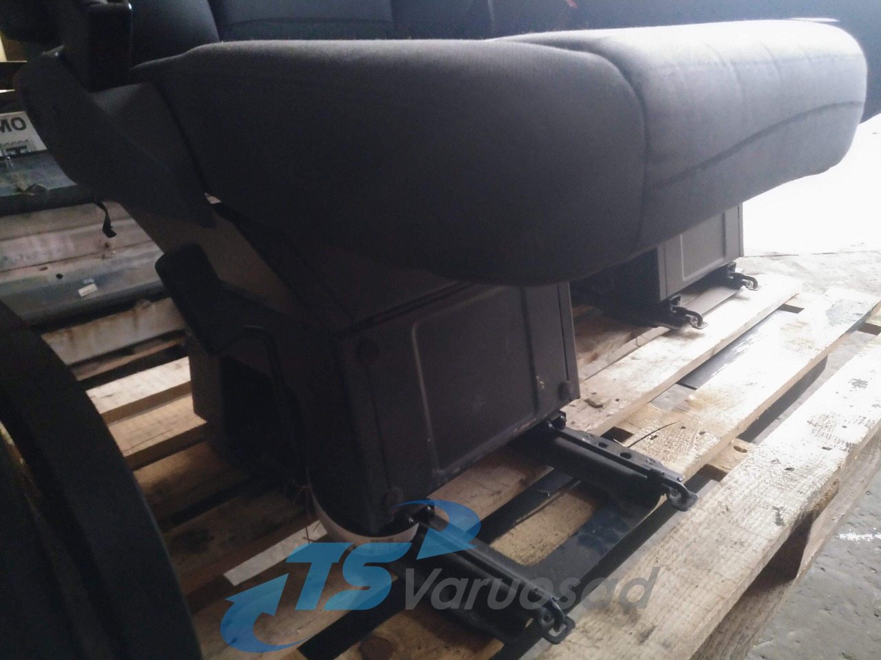 Scania Passenger seat - Sjedalo za Kamion: slika Scania Passenger seat - Sjedalo za Kamion Scania Passenger seat - Sjedalo za Kamion: slika Scania Passenger seat - Sjedalo za Kamion