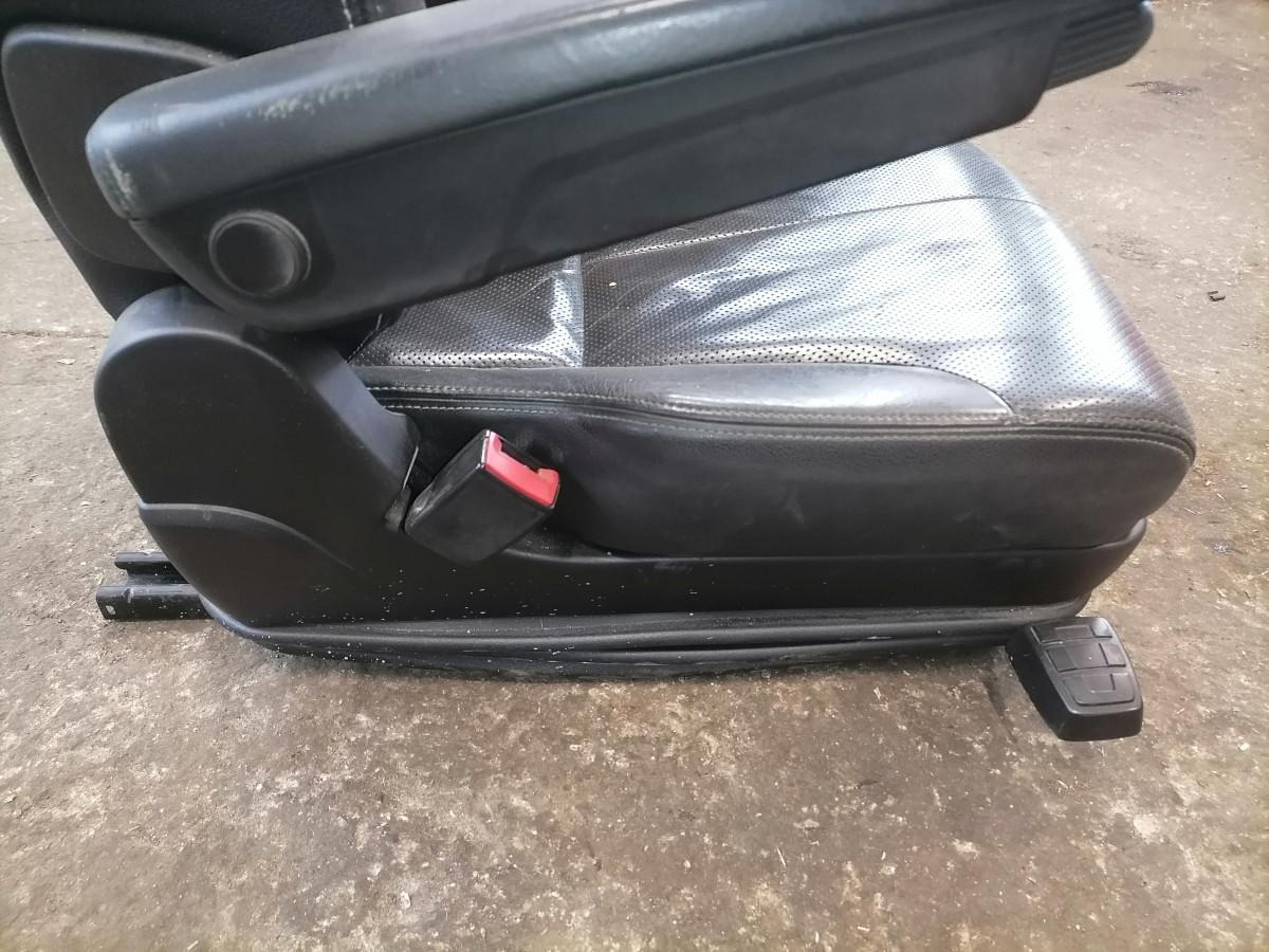Scania Seat 2601037 - Sjedalo za Kamion: slika Scania Seat 2601037 - Sjedalo za Kamion Scania Seat 2601037 - Sjedalo za Kamion: slika Scania Seat 2601037 - Sjedalo za Kamion