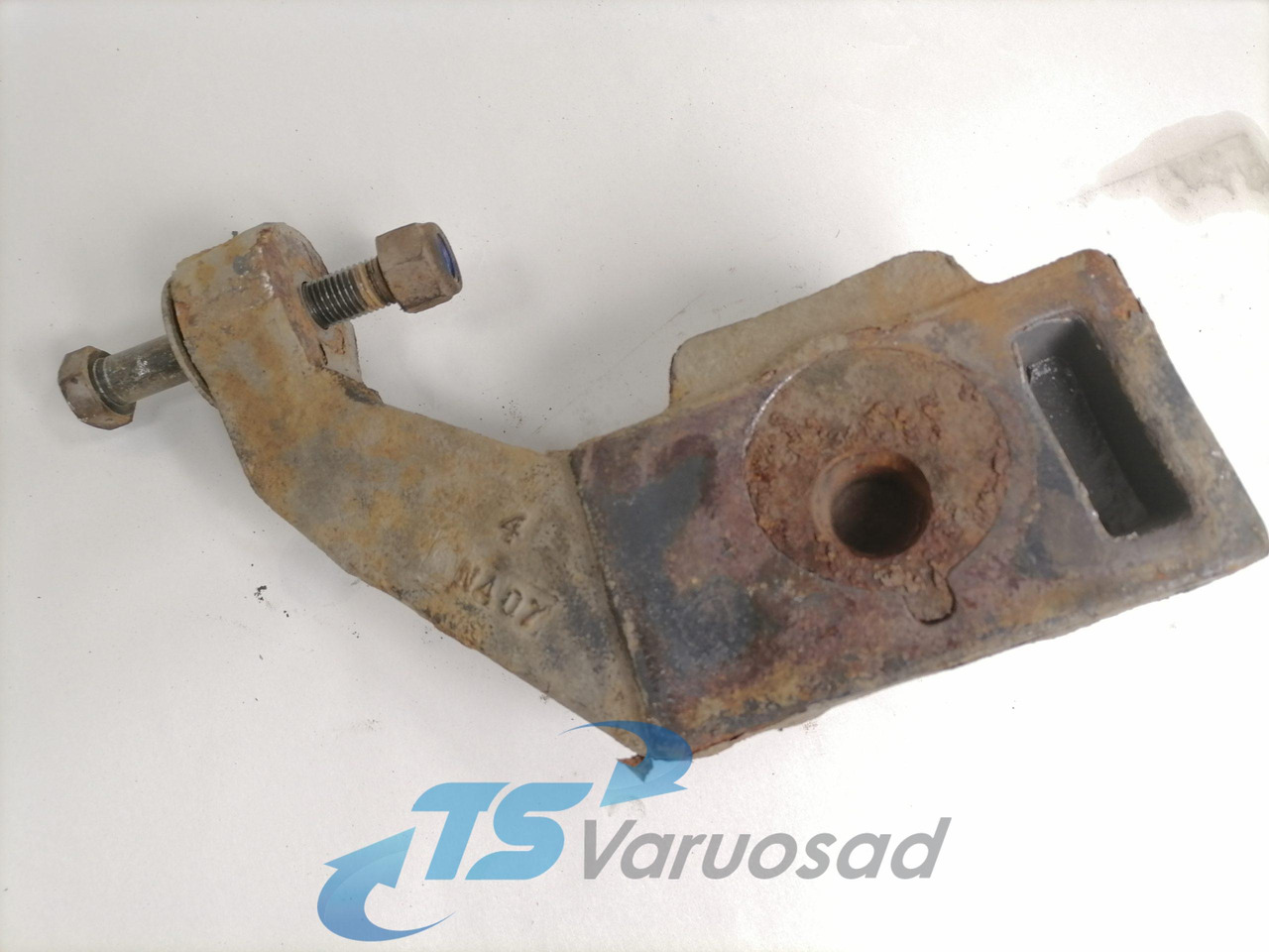 Scania Shock absorber mounting 1354061 - Ovjes za Kamion: slika Scania Shock absorber mounting 1354061 - Ovjes za Kamion Scania Shock absorber mounting 1354061 - Ovjes za Kamion: slika Scania Shock absorber mounting 1354061 - Ovjes za Kamion