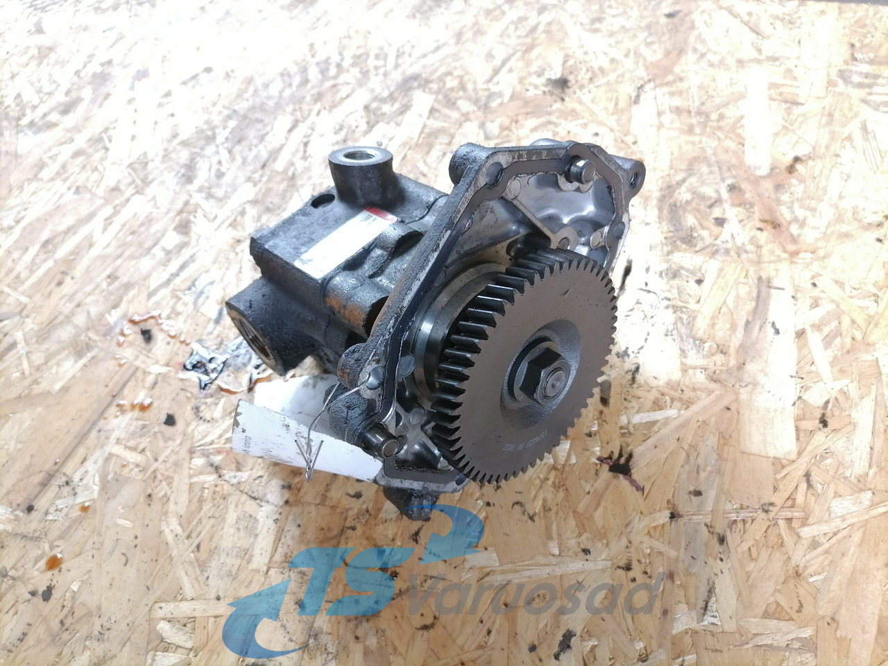 Scania Steering hydraulic pump 2108039 - Servo pumpa upravljačkog mehanizma za Kamion: slika Scania Steering hydraulic pump 2108039 - Servo pumpa upravljačkog mehanizma za Kamion Scania Steering hydraulic pump 2108039 - Servo pumpa upravljačkog mehanizma za Kamion: slika Scania Steering hydraulic pump 2108039 - Servo pumpa upravljačkog mehanizma za Kamion