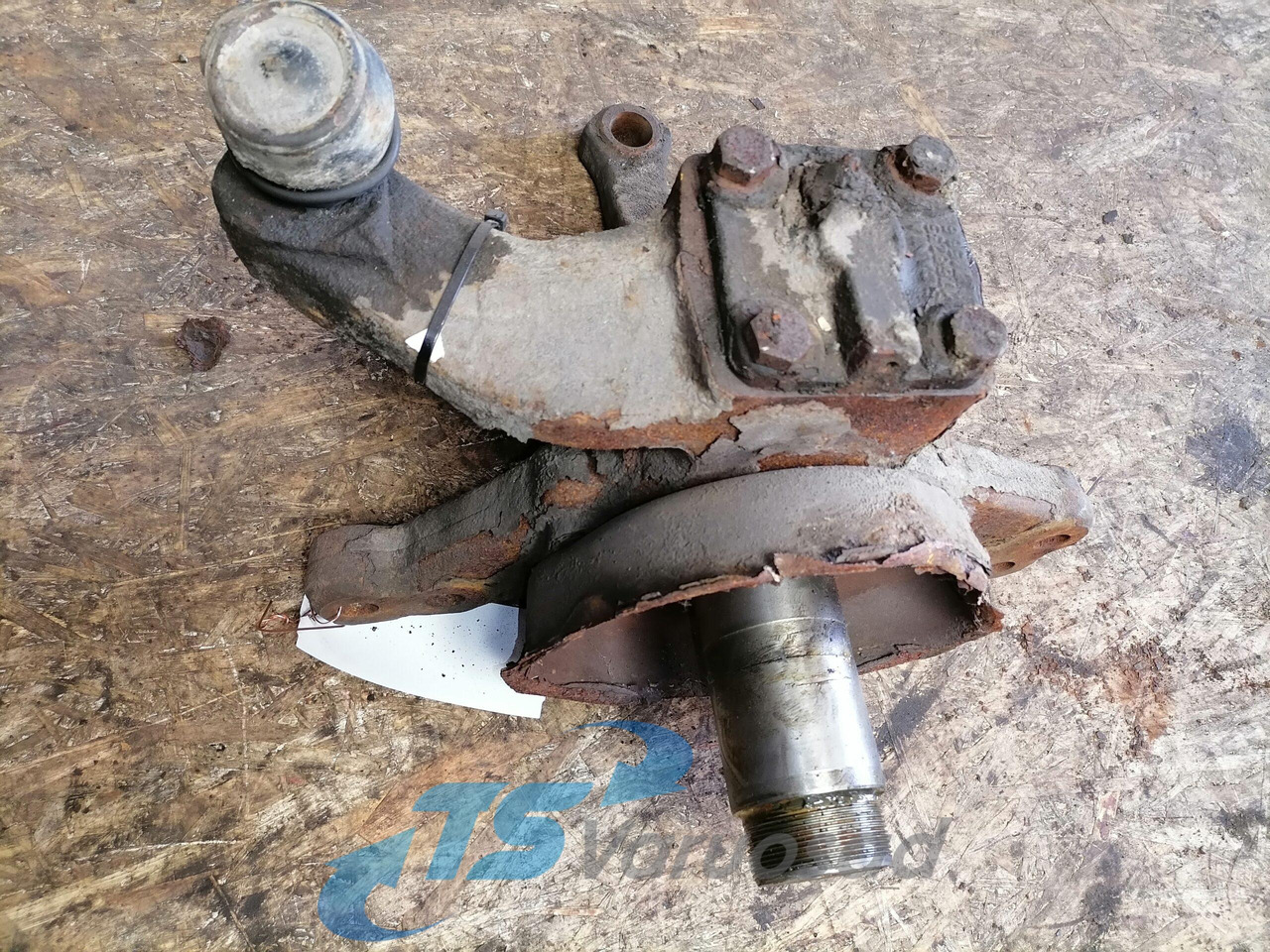 Scania Steering knuckle 1895937 - Osovina i dijelovi za Kamion: slika Scania Steering knuckle 1895937 - Osovina i dijelovi za Kamion Scania Steering knuckle 1895937 - Osovina i dijelovi za Kamion: slika Scania Steering knuckle 1895937 - Osovina i dijelovi za Kamion