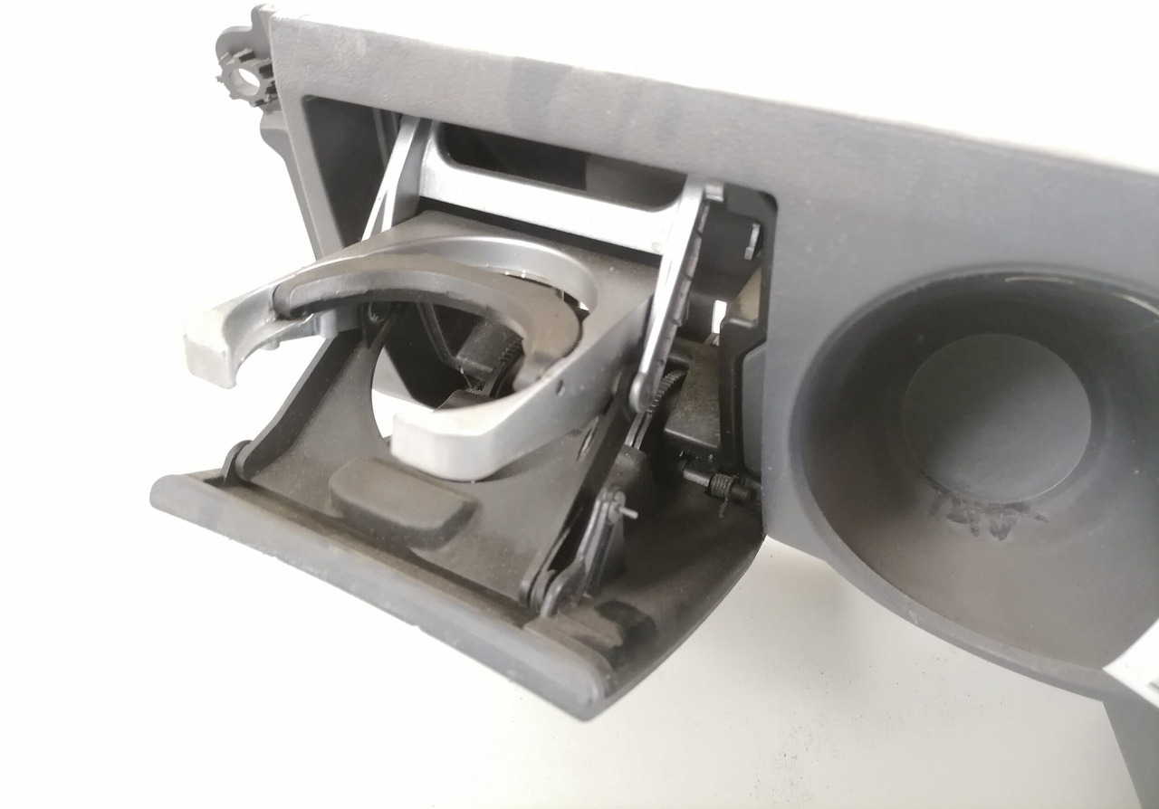 Scania Tool box 1728514 - Univerzalni dio za Kamion: slika Scania Tool box 1728514 - Univerzalni dio za Kamion Scania Tool box 1728514 - Univerzalni dio za Kamion: slika Scania Tool box 1728514 - Univerzalni dio za Kamion
