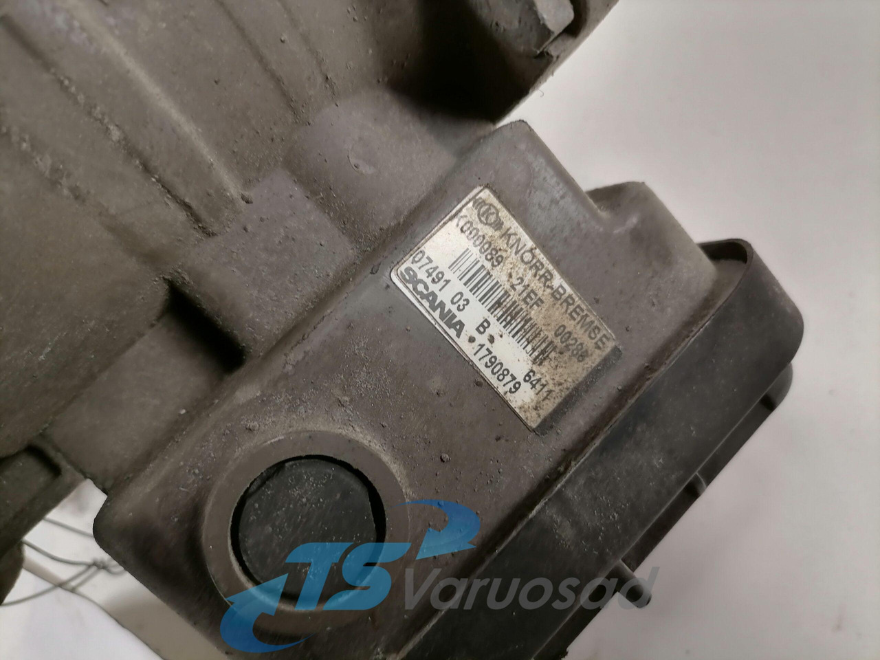 Scania Trailer brake pressure control 1790879 - Kočioni ventil za Kamion: slika Scania Trailer brake pressure control 1790879 - Kočioni ventil za Kamion Scania Trailer brake pressure control 1790879 - Kočioni ventil za Kamion: slika Scania Trailer brake pressure control 1790879 - Kočioni ventil za Kamion