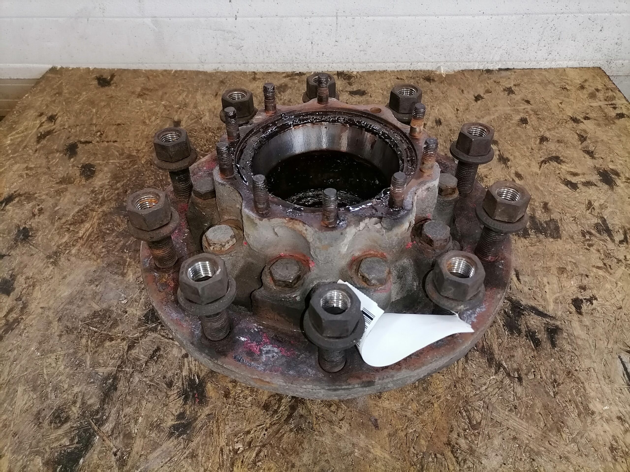 Scania Wheel hub 1382884 - Glavina kotača za Kamion: slika Scania Wheel hub 1382884 - Glavina kotača za Kamion Scania Wheel hub 1382884 - Glavina kotača za Kamion: slika Scania Wheel hub 1382884 - Glavina kotača za Kamion