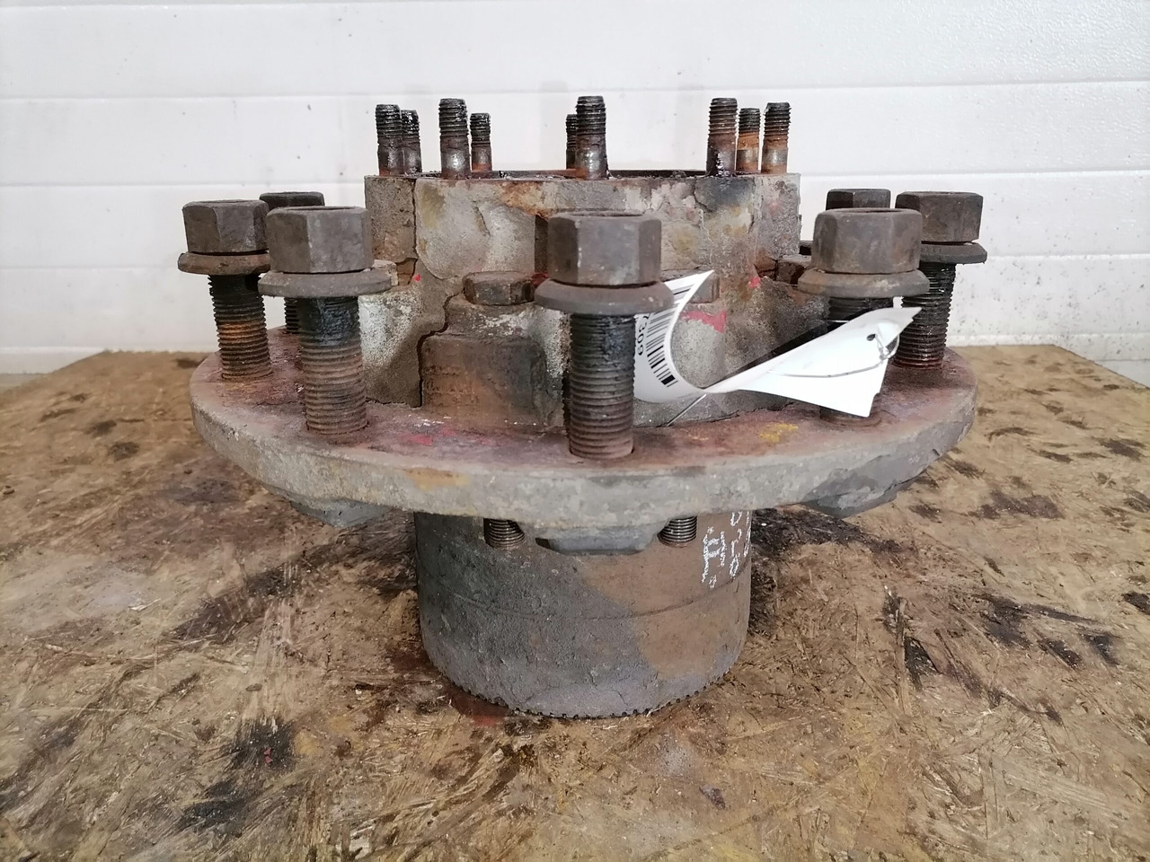 Scania Wheel hub 1382884 - Glavina kotača za Kamion: slika Scania Wheel hub 1382884 - Glavina kotača za Kamion Scania Wheel hub 1382884 - Glavina kotača za Kamion: slika Scania Wheel hub 1382884 - Glavina kotača za Kamion