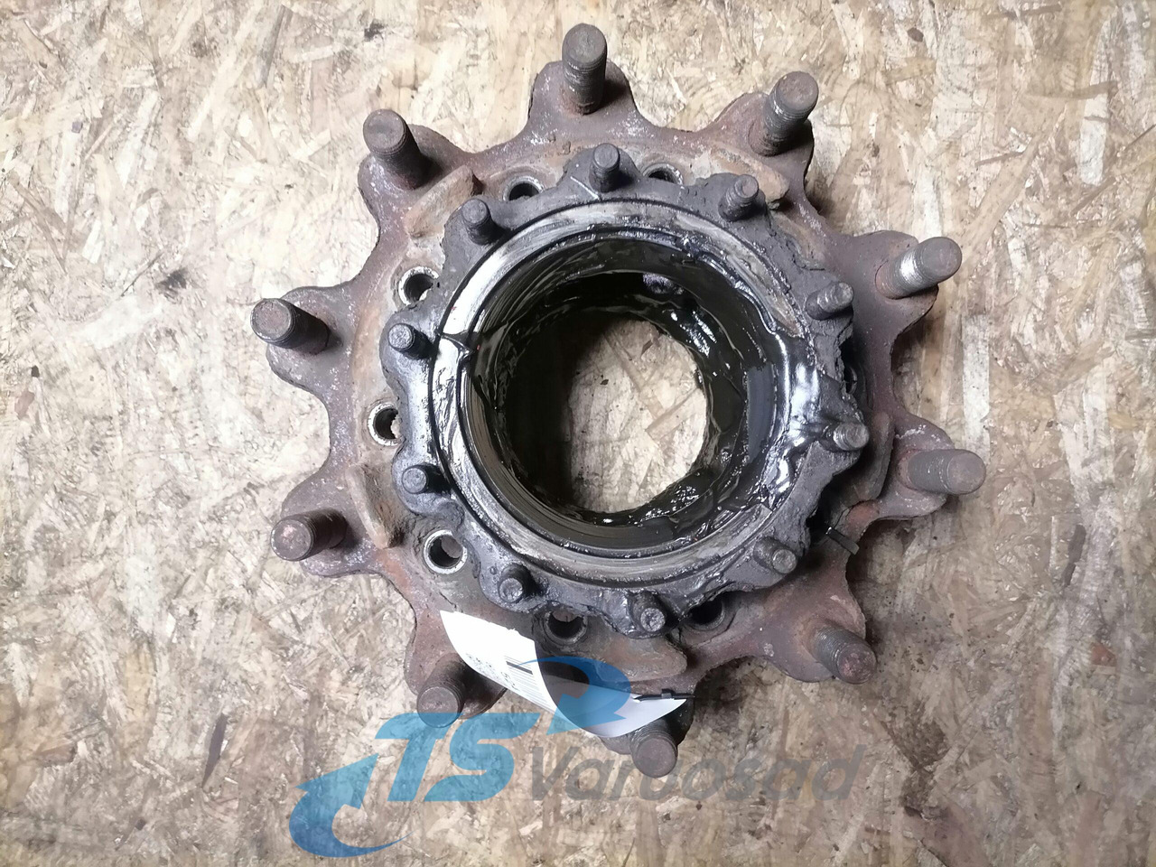Scania Wheel hub 1724790 - Univerzalni dio za Kamion: slika Scania Wheel hub 1724790 - Univerzalni dio za Kamion Scania Wheel hub 1724790 - Univerzalni dio za Kamion: slika Scania Wheel hub 1724790 - Univerzalni dio za Kamion