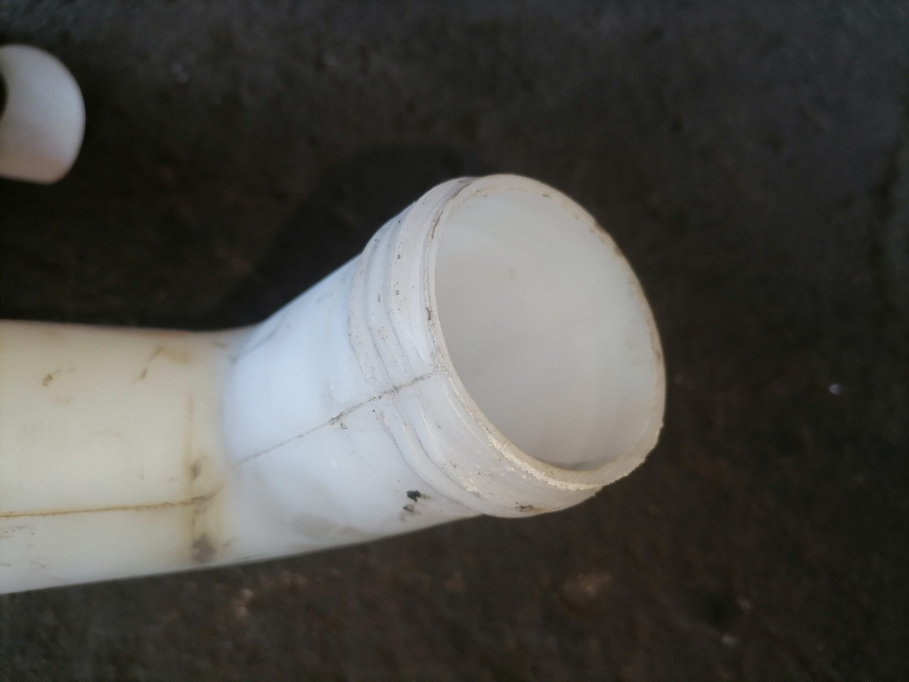 Scania Windscreen washer fluid tank 1854255 - Brisač za Kamion: slika Scania Windscreen washer fluid tank 1854255 - Brisač za Kamion Scania Windscreen washer fluid tank 1854255 - Brisač za Kamion: slika Scania Windscreen washer fluid tank 1854255 - Brisač za Kamion
