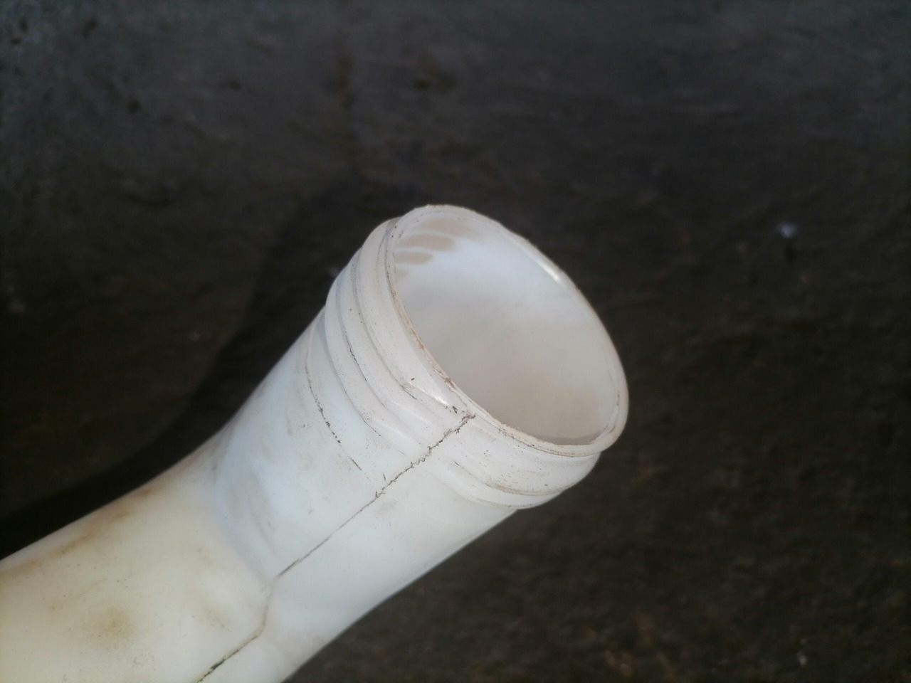 Scania Windscreen washer fluid tank 1854255 - Brisač za Kamion: slika Scania Windscreen washer fluid tank 1854255 - Brisač za Kamion Scania Windscreen washer fluid tank 1854255 - Brisač za Kamion: slika Scania Windscreen washer fluid tank 1854255 - Brisač za Kamion