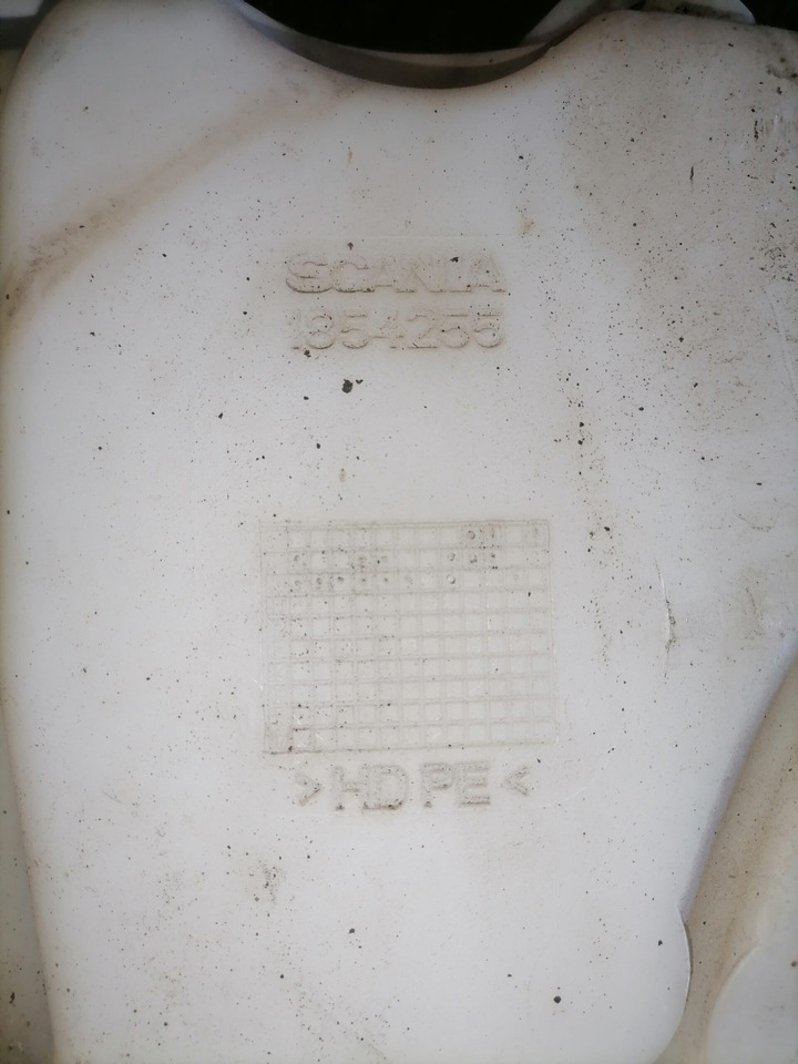 Scania Windscreen washer fluid tank 1854255 - Brisač za Kamion: slika Scania Windscreen washer fluid tank 1854255 - Brisač za Kamion Scania Windscreen washer fluid tank 1854255 - Brisač za Kamion: slika Scania Windscreen washer fluid tank 1854255 - Brisač za Kamion
