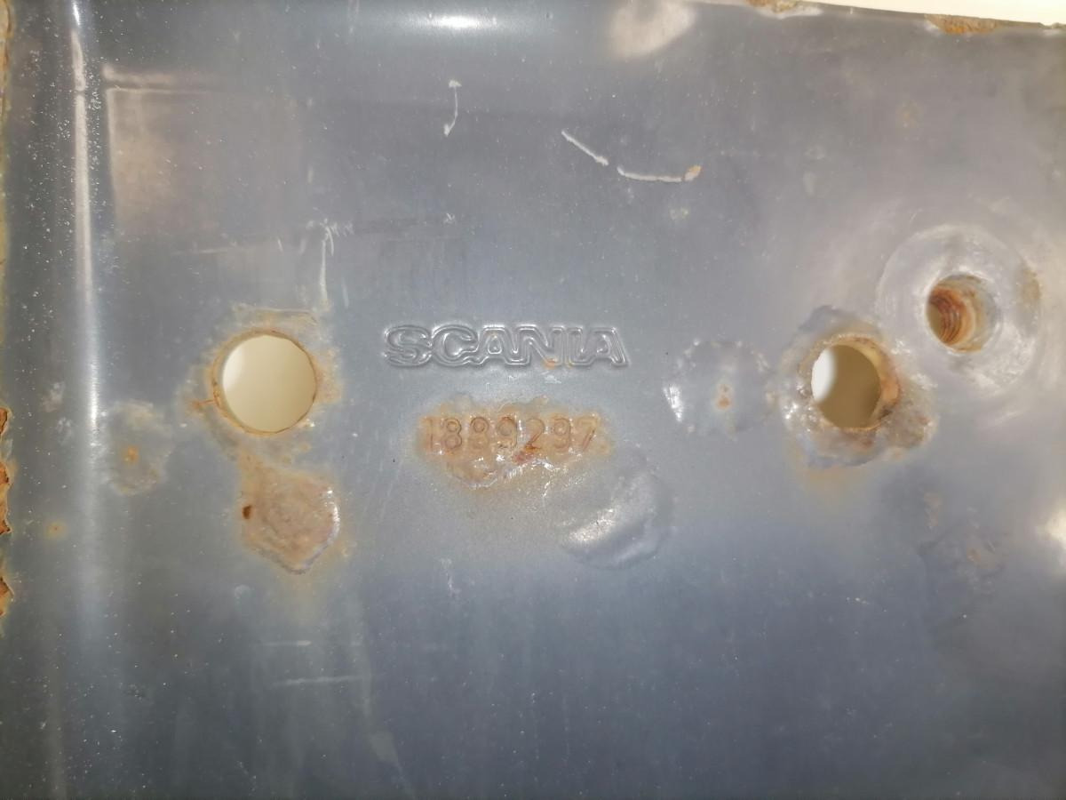 Scania lower grille carrier hinge 1889297 - Rešetka za Kamion: slika Scania lower grille carrier hinge 1889297 - Rešetka za Kamion Scania lower grille carrier hinge 1889297 - Rešetka za Kamion: slika Scania lower grille carrier hinge 1889297 - Rešetka za Kamion