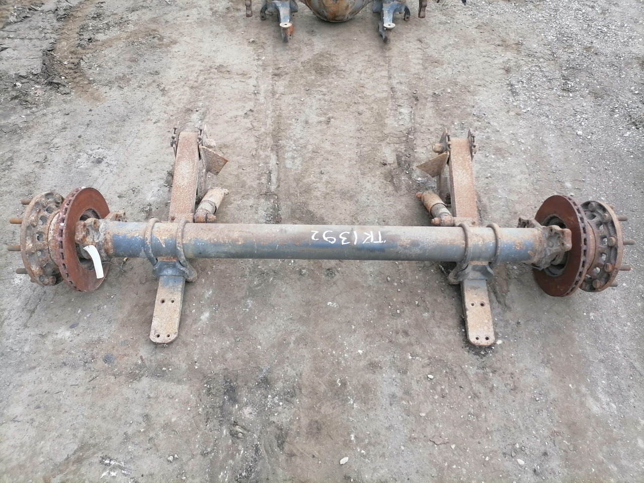 Schmitz Axel housing 945960374900 - Osovina i dijelovi za Kamion: slika Schmitz Axel housing 945960374900 - Osovina i dijelovi za Kamion Schmitz Axel housing 945960374900 - Osovina i dijelovi za Kamion: slika Schmitz Axel housing 945960374900 - Osovina i dijelovi za Kamion