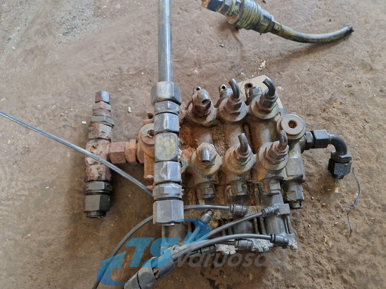 Universaalne Hydraulic control - Hidraulika za Kamion: slika Universaalne Hydraulic control - Hidraulika za Kamion Universaalne Hydraulic control - Hidraulika za Kamion: slika Universaalne Hydraulic control - Hidraulika za Kamion