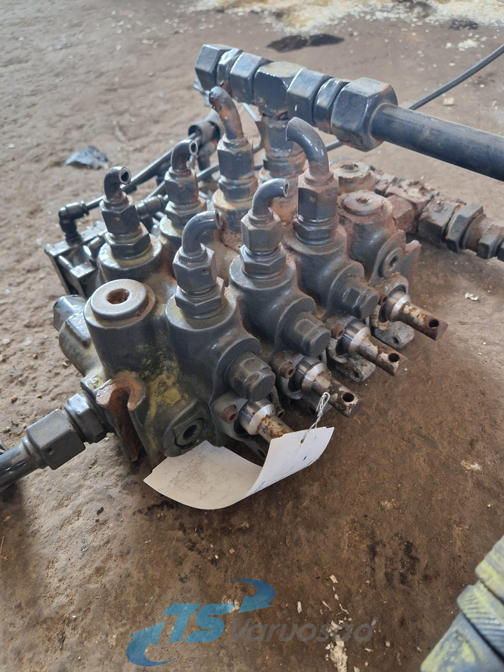 Universaalne Hydraulic control - Hidraulika za Kamion: slika Universaalne Hydraulic control - Hidraulika za Kamion Universaalne Hydraulic control - Hidraulika za Kamion: slika Universaalne Hydraulic control - Hidraulika za Kamion