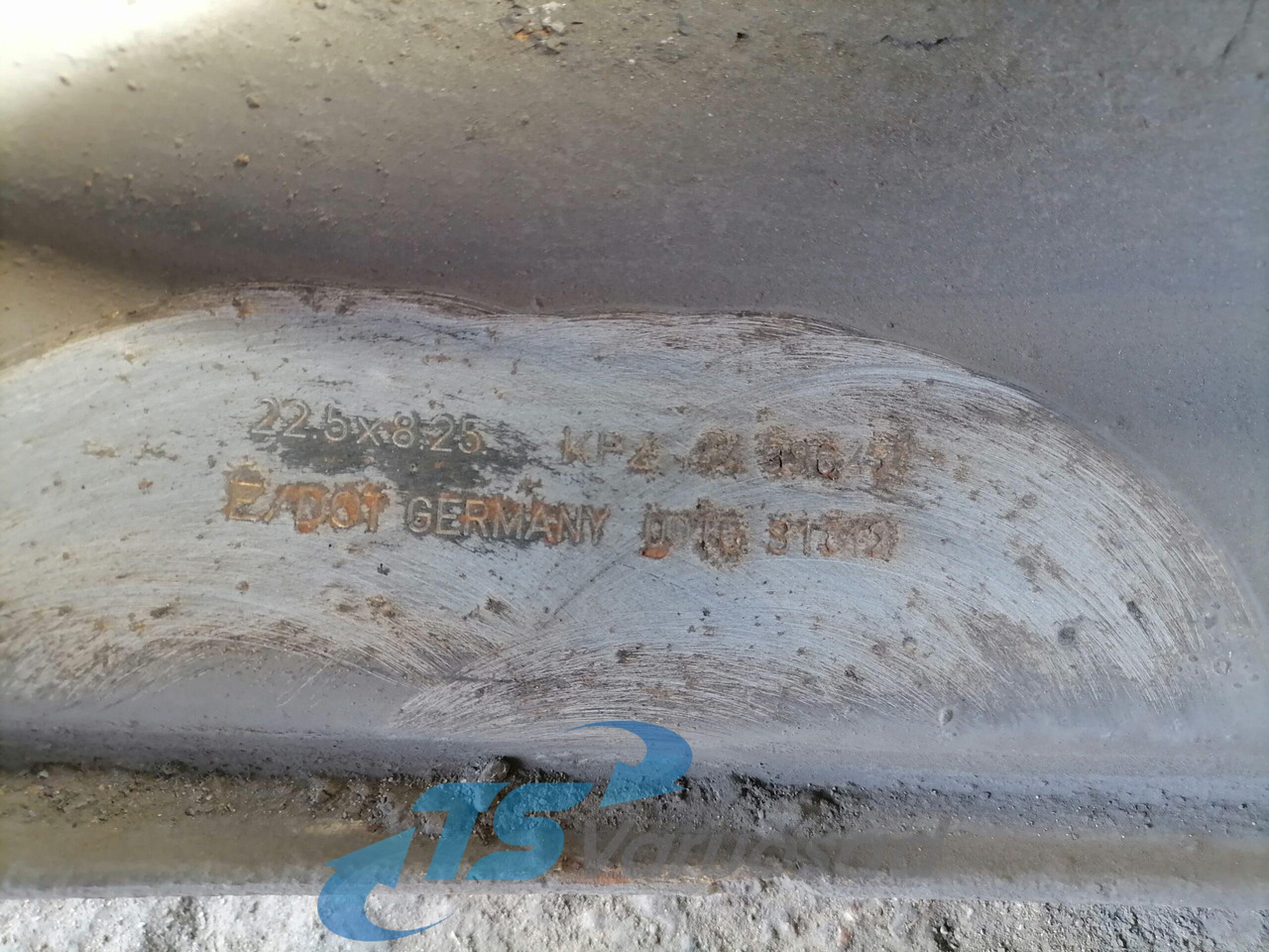 Universaalne Velg 22.5x8.25 225x825 - Gume i felge za Kamion: slika Universaalne Velg 22.5x8.25 225x825 - Gume i felge za Kamion Universaalne Velg 22.5x8.25 225x825 - Gume i felge za Kamion: slika Universaalne Velg 22.5x8.25 225x825 - Gume i felge za Kamion