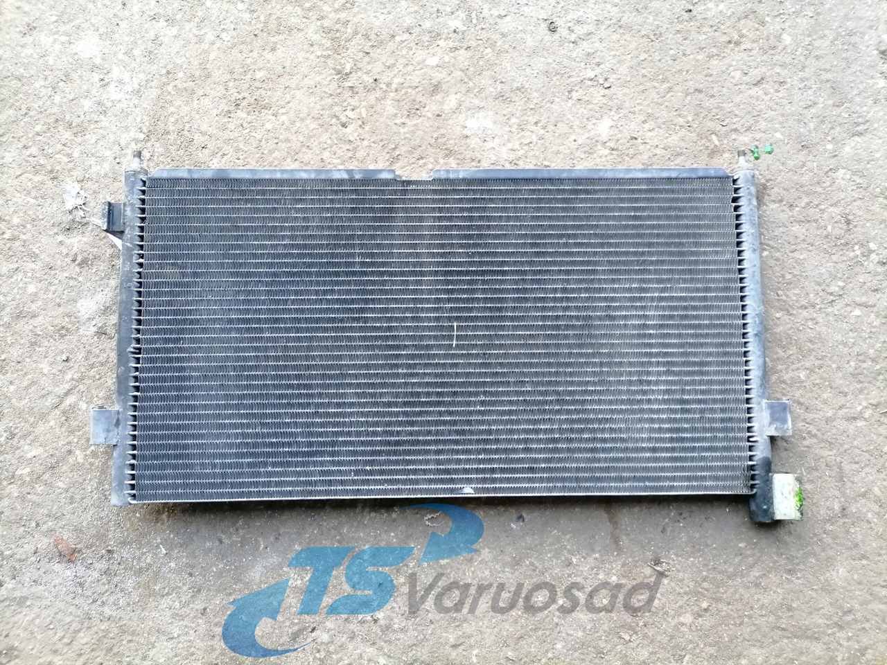 Volvo A/C radiator 21086304 - Grijanje/ Ventilacija za Kamion: slika Volvo A/C radiator 21086304 - Grijanje/ Ventilacija za Kamion Volvo A/C radiator 21086304 - Grijanje/ Ventilacija za Kamion: slika Volvo A/C radiator 21086304 - Grijanje/ Ventilacija za Kamion