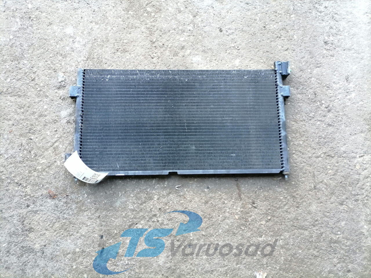 Volvo A/C radiator 21086304 - Grijanje/ Ventilacija za Kamion: slika Volvo A/C radiator 21086304 - Grijanje/ Ventilacija za Kamion Volvo A/C radiator 21086304 - Grijanje/ Ventilacija za Kamion: slika Volvo A/C radiator 21086304 - Grijanje/ Ventilacija za Kamion