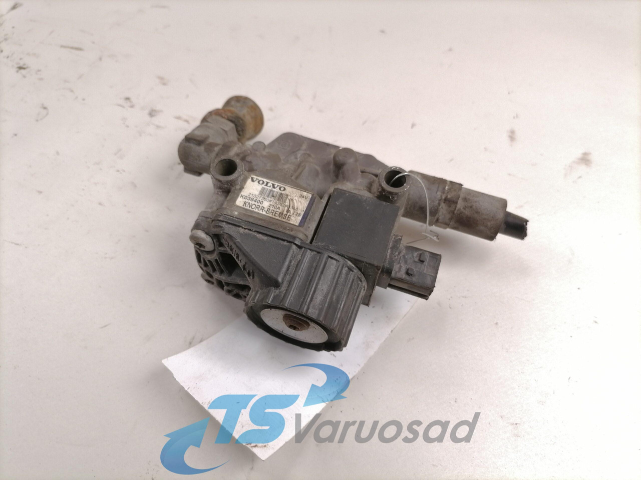 Volvo ABS brake valve 21327360 - Kočioni ventil za Kamion: slika Volvo ABS brake valve 21327360 - Kočioni ventil za Kamion Volvo ABS brake valve 21327360 - Kočioni ventil za Kamion: slika Volvo ABS brake valve 21327360 - Kočioni ventil za Kamion