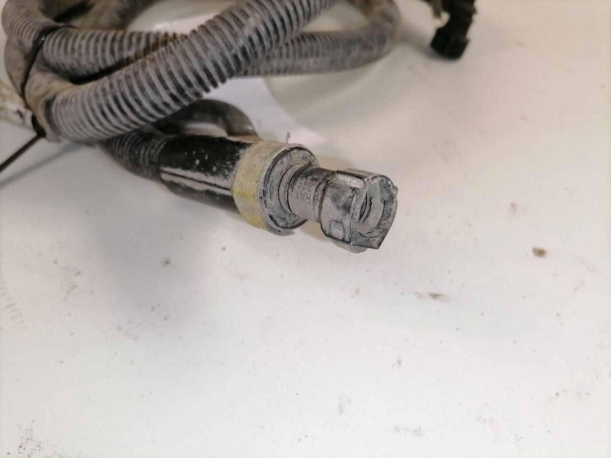 Volvo ADBlue kaabel 20927930 - Sustav goriva za Kamion: slika Volvo ADBlue kaabel 20927930 - Sustav goriva za Kamion Volvo ADBlue kaabel 20927930 - Sustav goriva za Kamion: slika Volvo ADBlue kaabel 20927930 - Sustav goriva za Kamion