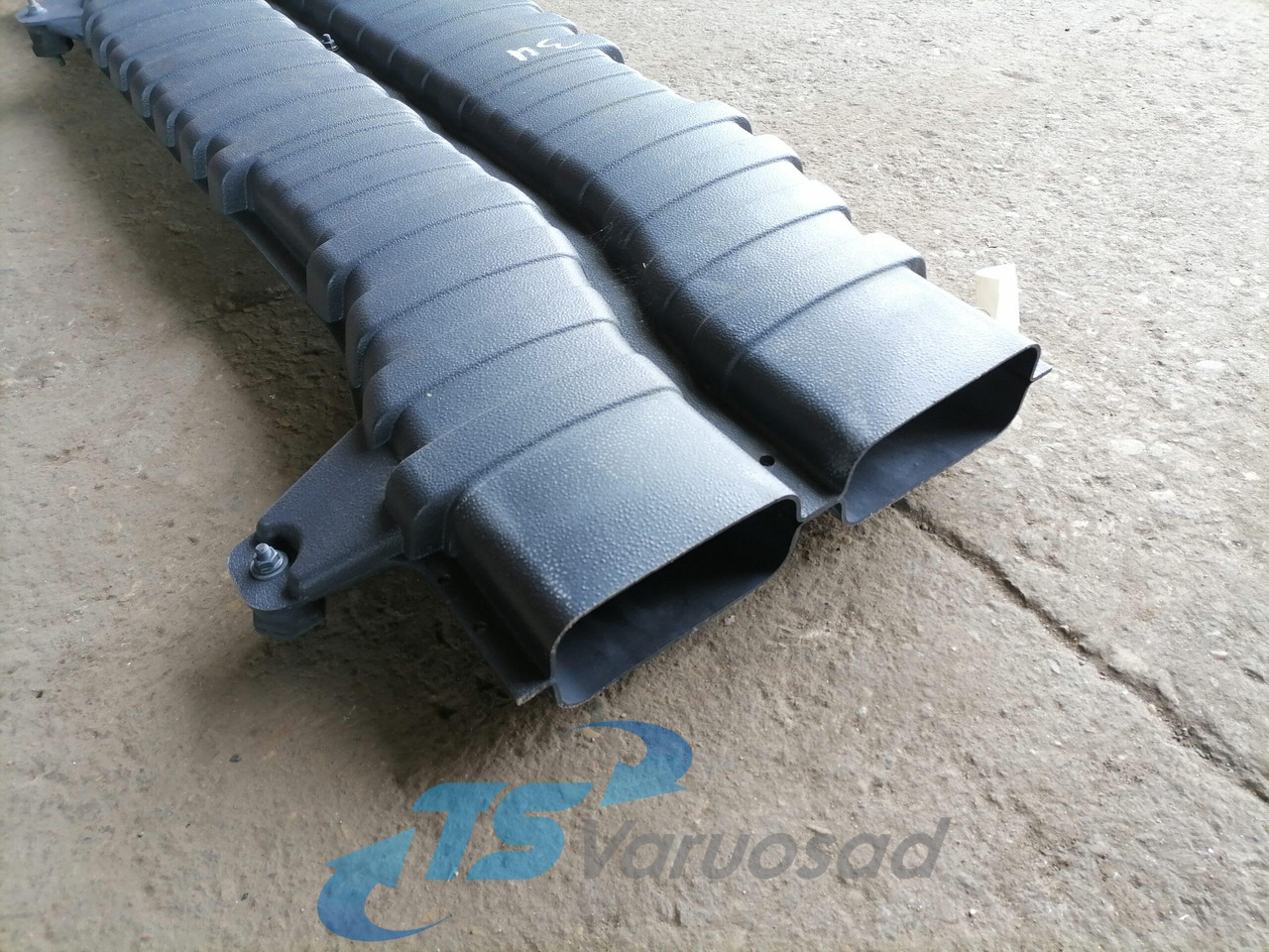 Volvo Air intake 8149814 - Sustav usisa za Kamion: slika Volvo Air intake 8149814 - Sustav usisa za Kamion Volvo Air intake 8149814 - Sustav usisa za Kamion: slika Volvo Air intake 8149814 - Sustav usisa za Kamion