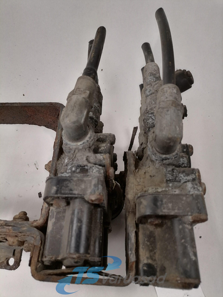 Volvo Air suspension control valve, ECAS 20514449 - Kočioni ventil za Kamion: slika Volvo Air suspension control valve, ECAS 20514449 - Kočioni ventil za Kamion Volvo Air suspension control valve, ECAS 20514449 - Kočioni ventil za Kamion: slika Volvo Air suspension control valve, ECAS 20514449 - Kočioni ventil za Kamion