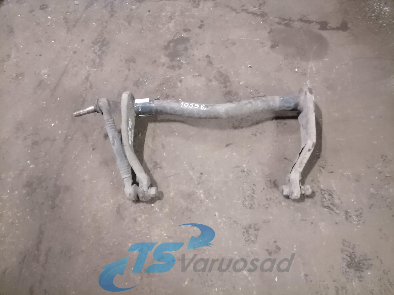 Volvo Anti-roll bar 21199808 - Balans štanga za Kamion: slika Volvo Anti-roll bar 21199808 - Balans štanga za Kamion Volvo Anti-roll bar 21199808 - Balans štanga za Kamion: slika Volvo Anti-roll bar 21199808 - Balans štanga za Kamion