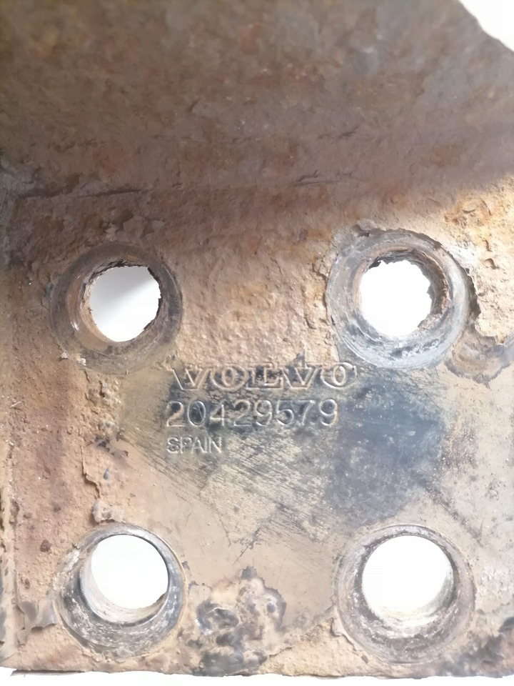 Volvo Bumper bracket 20429579 - Branik za Kamion: slika Volvo Bumper bracket 20429579 - Branik za Kamion Volvo Bumper bracket 20429579 - Branik za Kamion: slika Volvo Bumper bracket 20429579 - Branik za Kamion