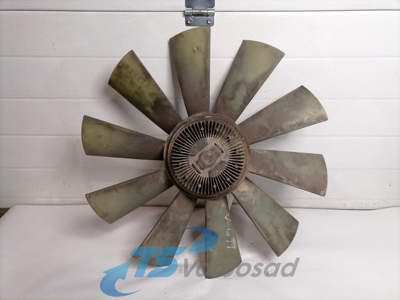 Volvo Cooling fan 1674527 - Ventilator za Kamion: slika Volvo Cooling fan 1674527 - Ventilator za Kamion Volvo Cooling fan 1674527 - Ventilator za Kamion: slika Volvo Cooling fan 1674527 - Ventilator za Kamion