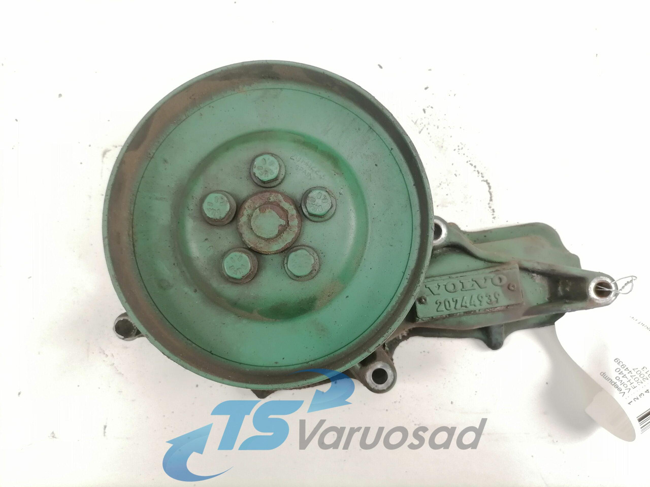 Volvo Cooling pump 20744939 - Vodena pumpa za Kamion: slika Volvo Cooling pump 20744939 - Vodena pumpa za Kamion Volvo Cooling pump 20744939 - Vodena pumpa za Kamion: slika Volvo Cooling pump 20744939 - Vodena pumpa za Kamion