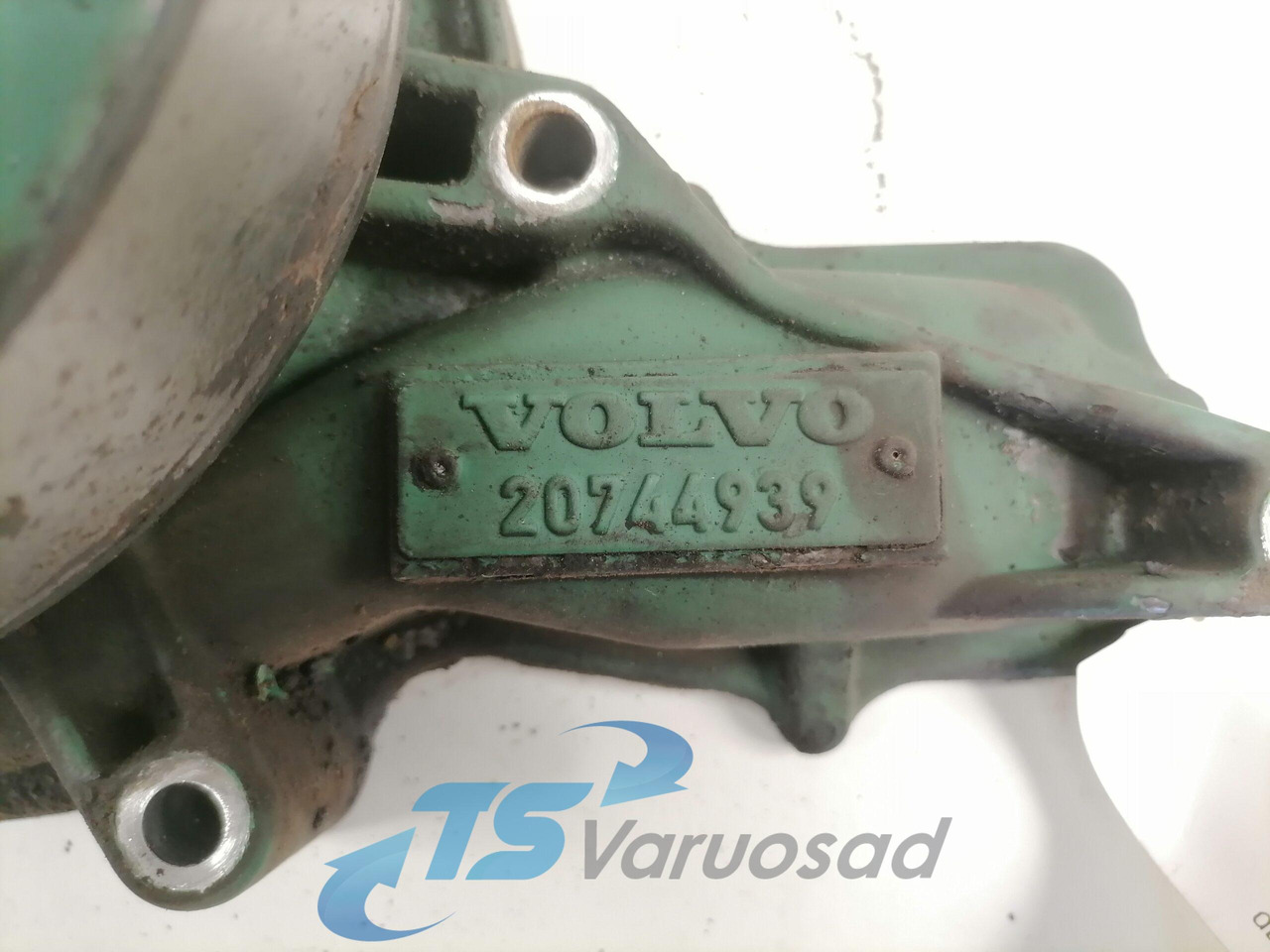 Volvo Cooling pump 20744939 - Vodena pumpa za Kamion: slika Volvo Cooling pump 20744939 - Vodena pumpa za Kamion Volvo Cooling pump 20744939 - Vodena pumpa za Kamion: slika Volvo Cooling pump 20744939 - Vodena pumpa za Kamion