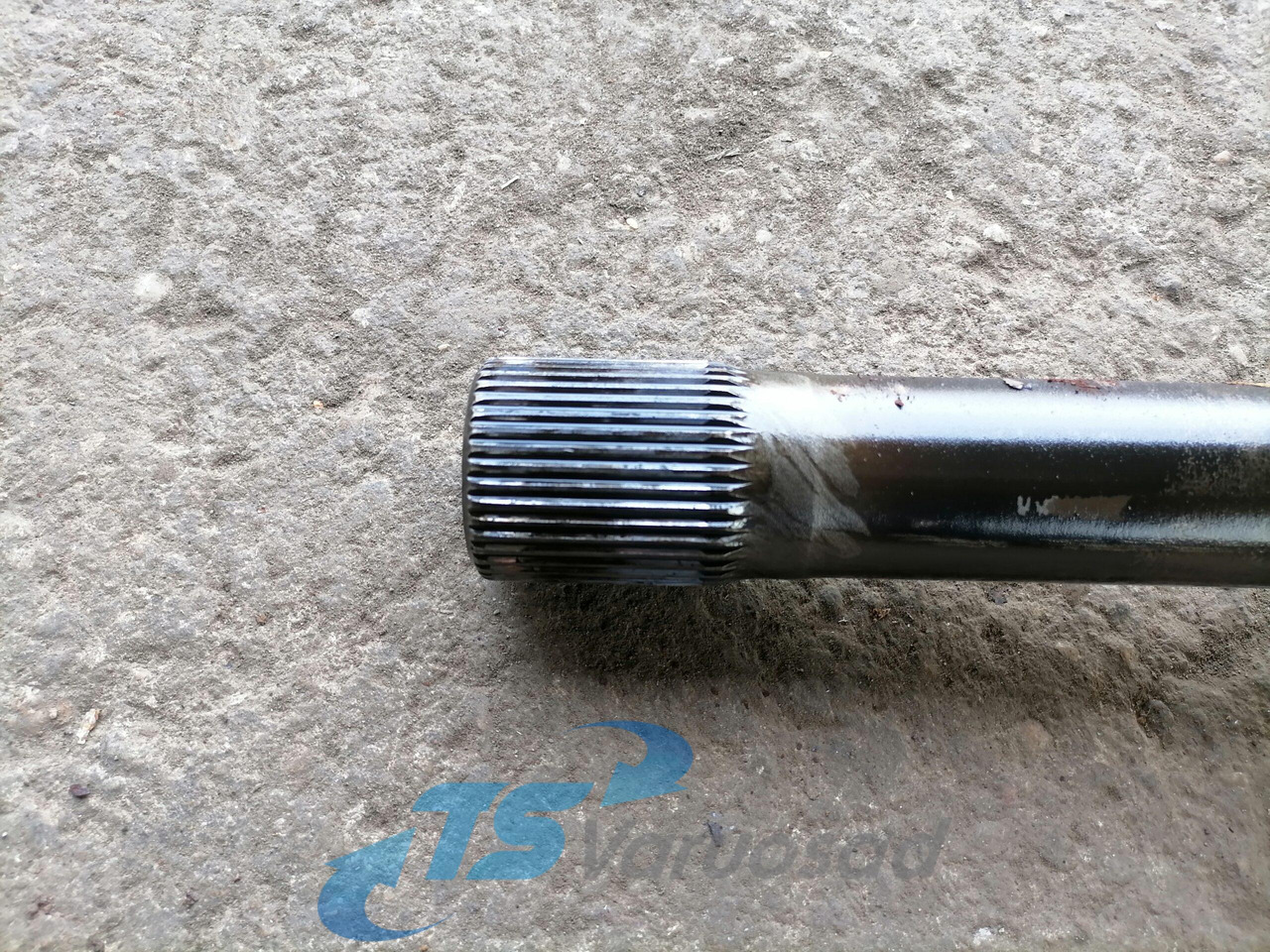 Volvo Drive shaft 20815243 - Polosovina za Kamion: slika Volvo Drive shaft 20815243 - Polosovina za Kamion Volvo Drive shaft 20815243 - Polosovina za Kamion: slika Volvo Drive shaft 20815243 - Polosovina za Kamion