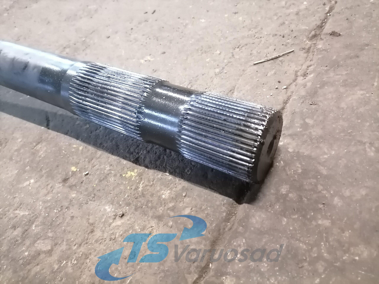 Volvo Drive shaft 20836831 - Polosovina za Kamion: slika Volvo Drive shaft 20836831 - Polosovina za Kamion Volvo Drive shaft 20836831 - Polosovina za Kamion: slika Volvo Drive shaft 20836831 - Polosovina za Kamion