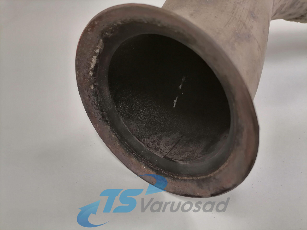 Volvo Exhaust pipe 82414024 - Prigušni lonac za Kamion: slika Volvo Exhaust pipe 82414024 - Prigušni lonac za Kamion Volvo Exhaust pipe 82414024 - Prigušni lonac za Kamion: slika Volvo Exhaust pipe 82414024 - Prigušni lonac za Kamion