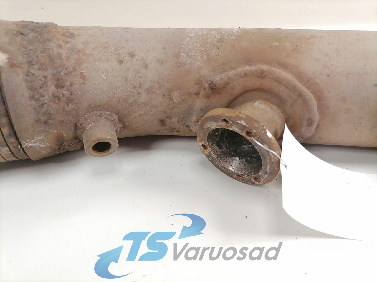 Volvo Exhaust pipe 82414024 - Prigušni lonac za Kamion: slika Volvo Exhaust pipe 82414024 - Prigušni lonac za Kamion Volvo Exhaust pipe 82414024 - Prigušni lonac za Kamion: slika Volvo Exhaust pipe 82414024 - Prigušni lonac za Kamion